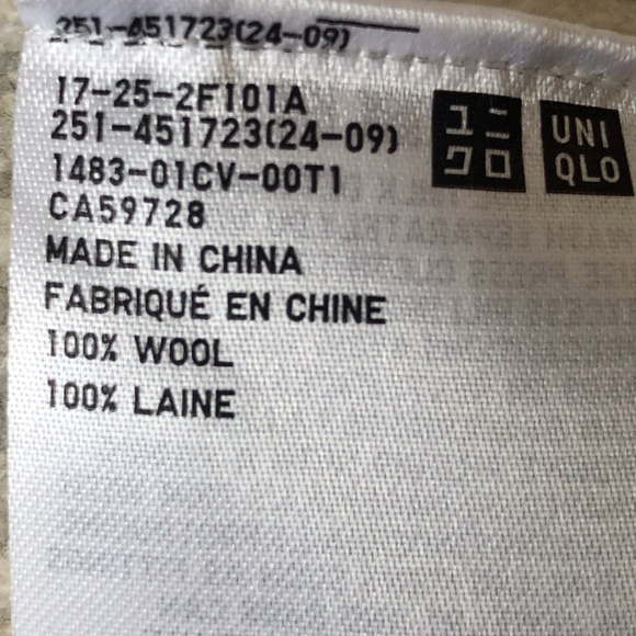 Uniqlo U ribbed wool sweater crewneck oatmeal color. - Picture 7 of 7